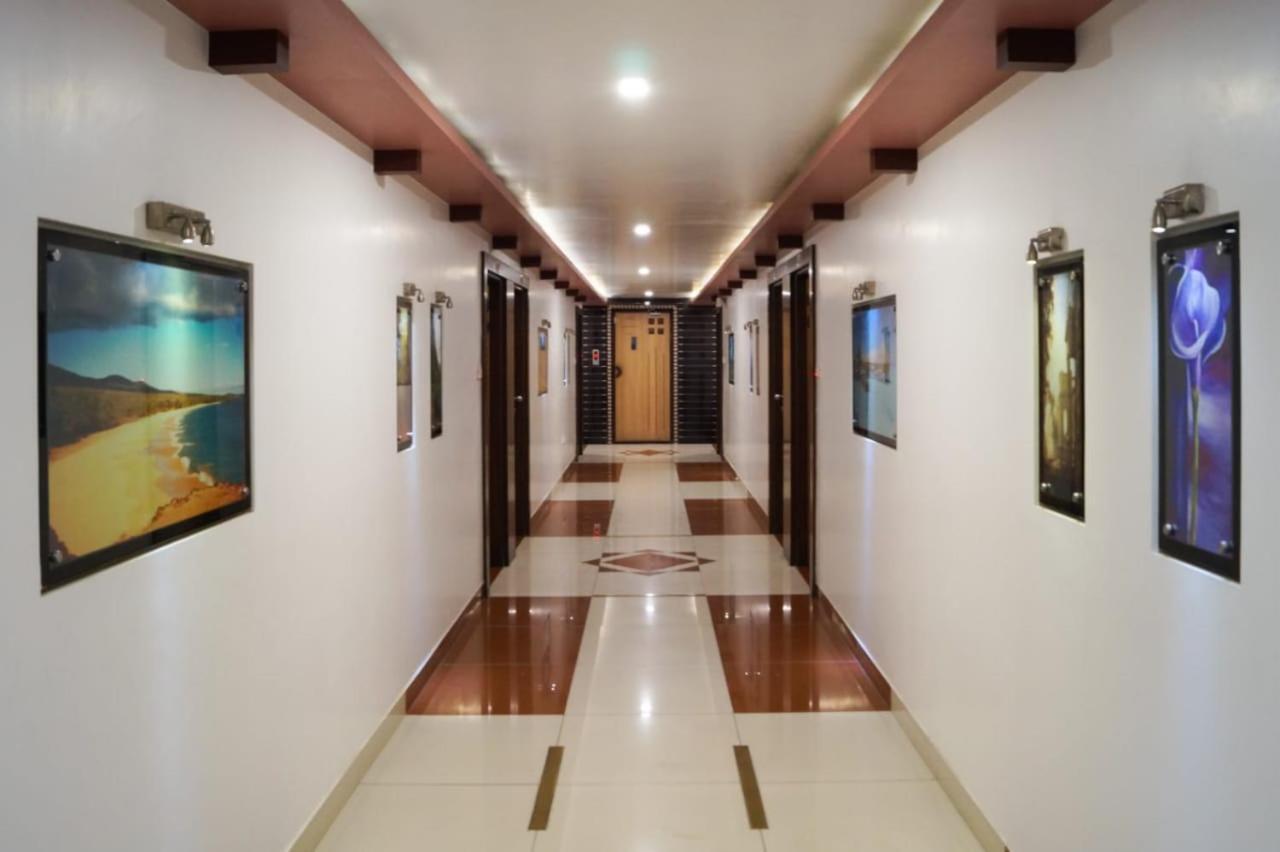 The Ambassador Hotel Vadodara Kültér fotó